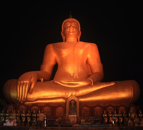 Big buddha thaïlande on the raod